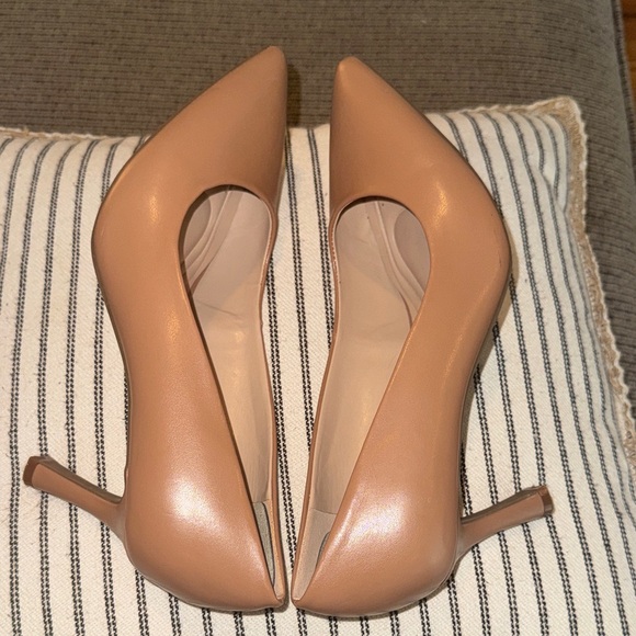 Kelly & Katie Tan Pumps - Picture 6 of 10